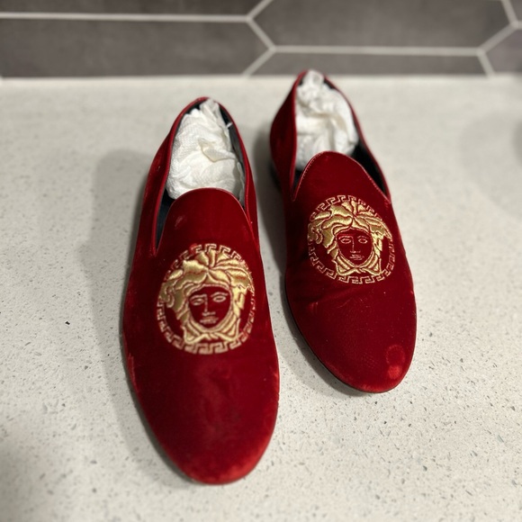 Designer shoes worn trying little dirty have been in storage for a while. - Picture 16 of 16